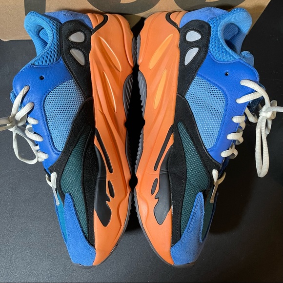 Yeezy 700 Bright Blue - Picture 6 of 11